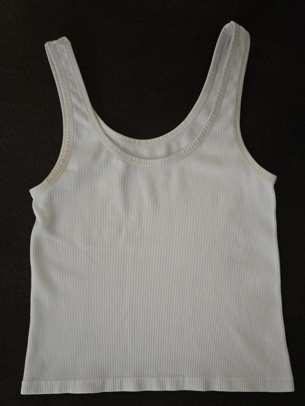 Splash White Ribbed Scoop Tank - Picture 1 of 2